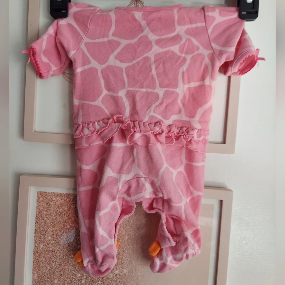 🎁 10/$25  Giraffe newborn sleeper,  pink and orange,  Carter's brand